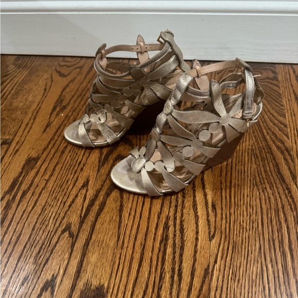Tory Burch Wedge Sandal - Picture 4 of 4